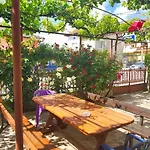 Къща за гости Delieva House